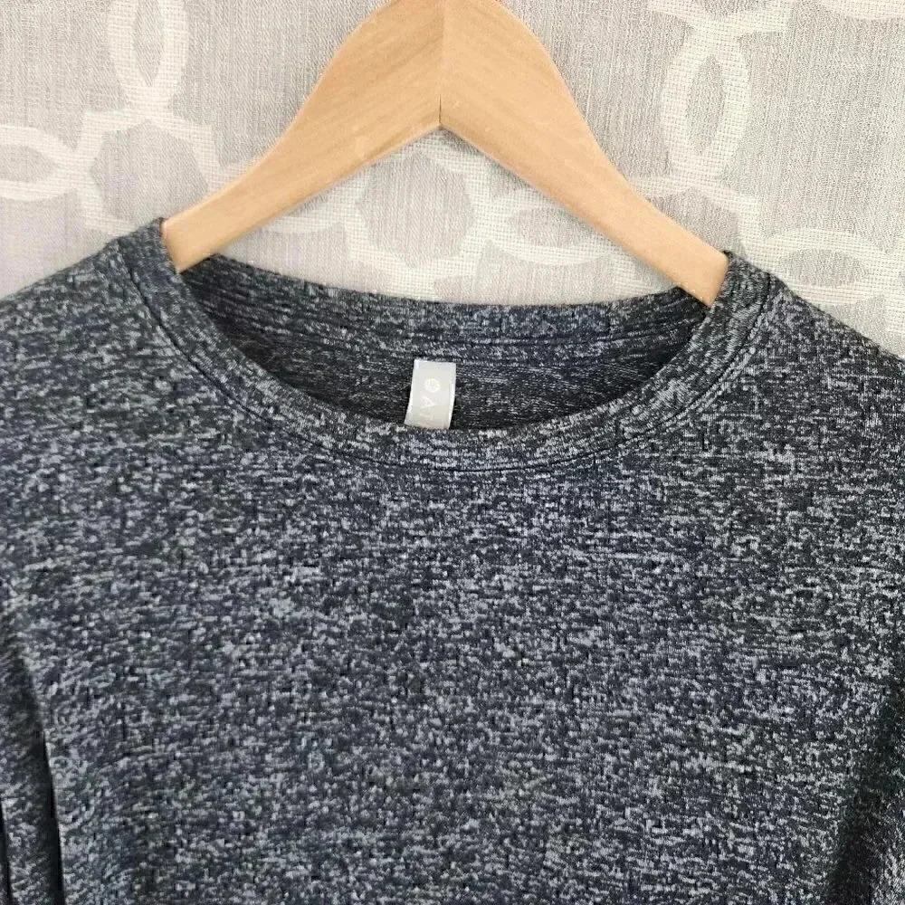 Athleta Round Neck Long sleeve Pullover Athletic Women's Shirt XS - Picture 3 of 8